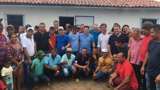 A reunião contou com a participação do deputado federal Leur Lomanto Jr. (DEM/BA), o deputado estadual Alex da Piatã (PSD/BA), o ex-deputado estadual Carlos Geilson e lideranças locais.