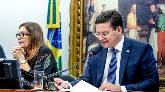 João Roma como relator na CCJ