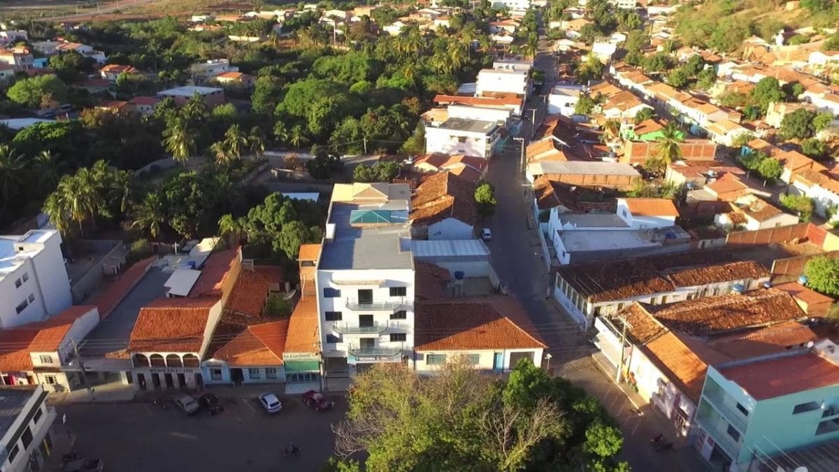 João Roma destina recursos para saúde, educação, esporte e infraestrutura de Urandi