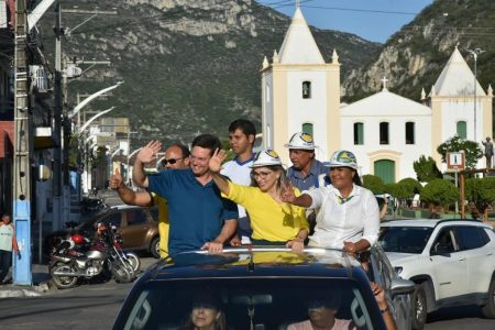 Roma recebe apoio de ex-prefeito e lideranças da região em visita a Jacobina neste sábado
