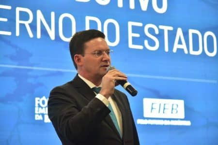 “Os altos impostos têm tirado competitividade da Bahia”, diz Roma em encontro com setor produtivo
