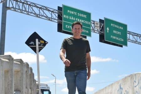 Em Juazeiro, Roma diz que cidade deixará de ter vergonha da “ponte picolé”