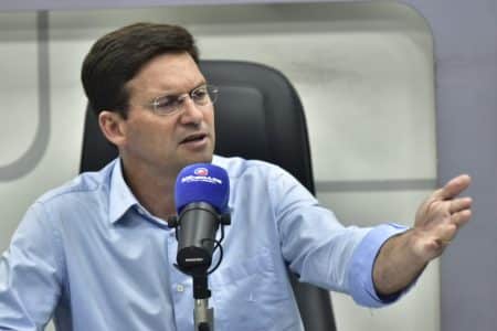 Roma diz que Rui Costa ofende Congresso ao culpá-lo por cortes