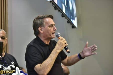 Bolsonaro diz que é um ex que deixou saudade e tem recepção calorosa por onde passa