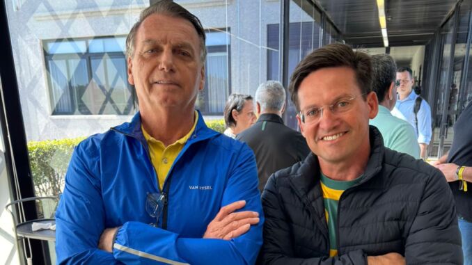 Bolsonaro pede apoio a candidatos da direita para mudar o Brasil